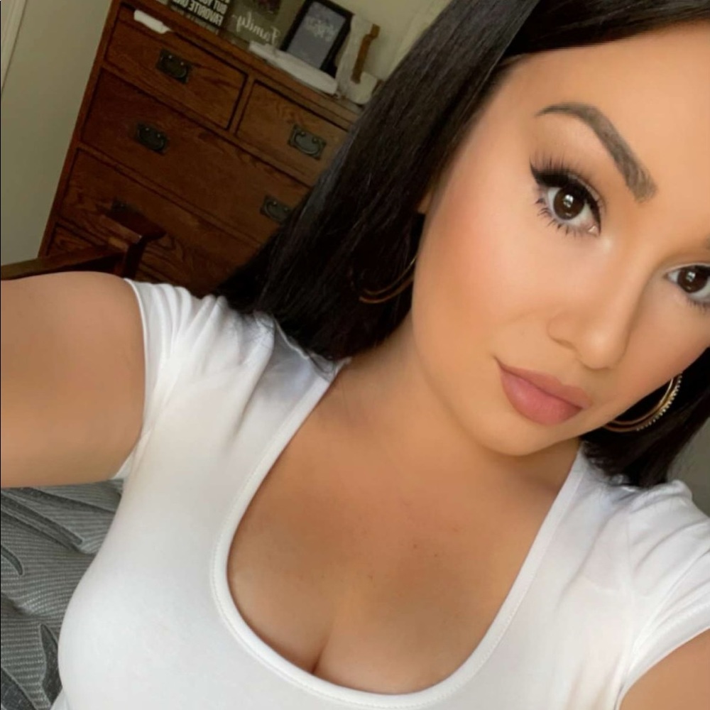 Meet your Posher, Desiree